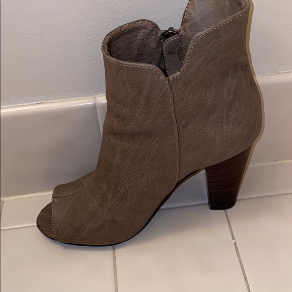 Open toe booties - Picture 7 of 13